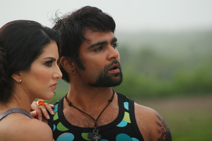 Sunny Leone Refuses To Do Hot Threesome Scene In Jackpot Oye Times